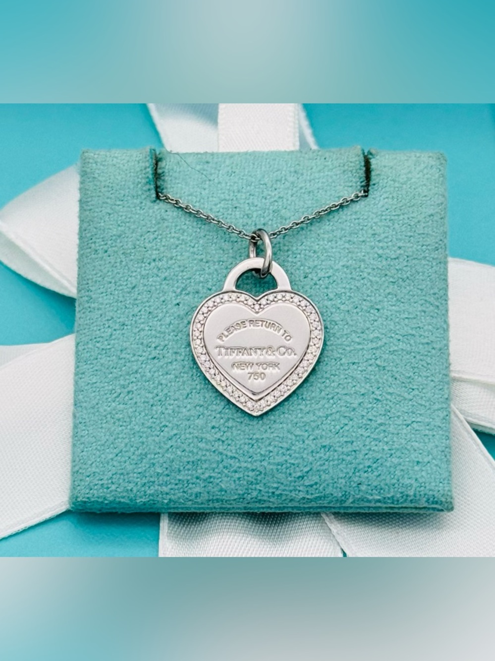♥️Authentic Tiffany 18k RTT Diamond Small Heart White Gold Heart Necklace 18” ♥️